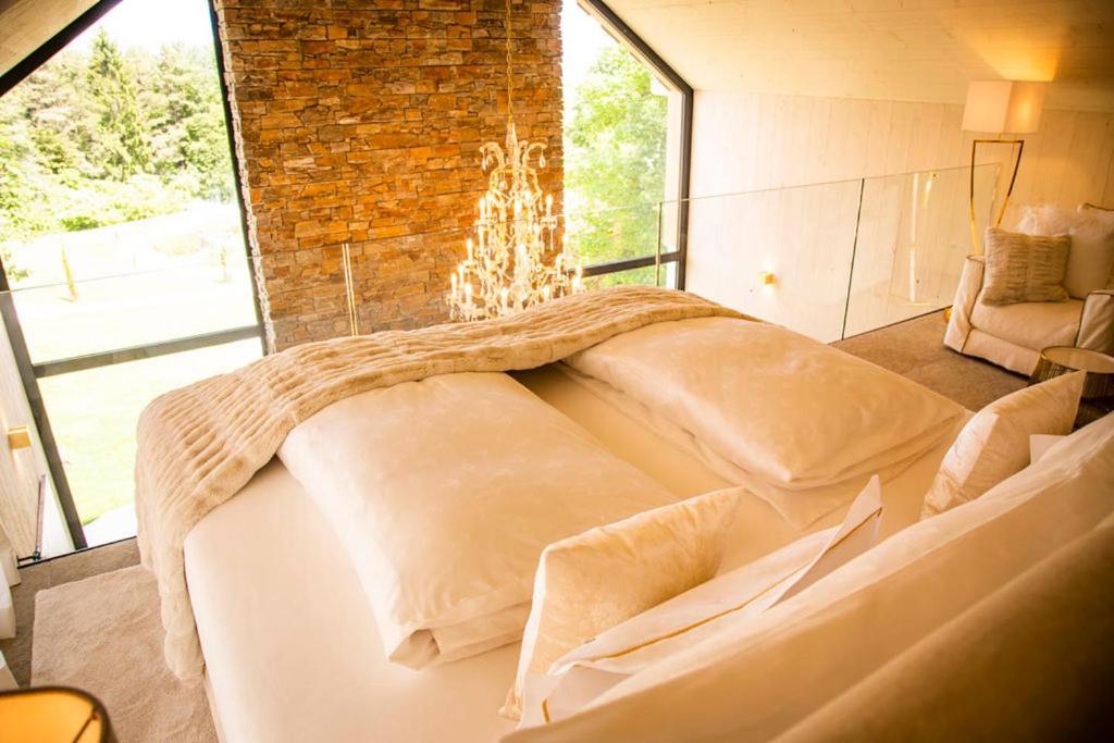 Golden Hill Country Chalets & Suites Waldschach Exteriér fotografie
